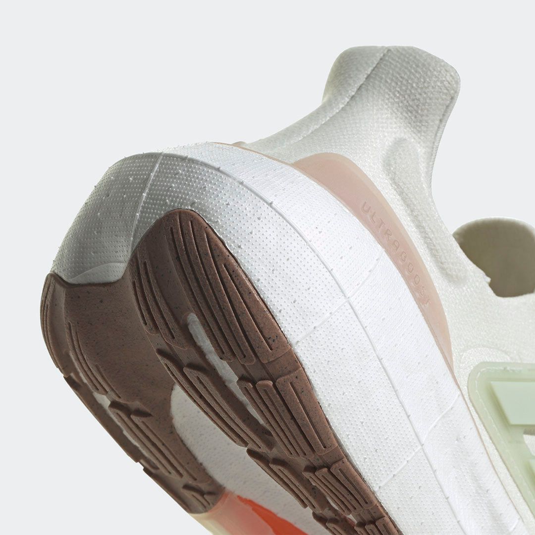 נעלי ריצה מקצועיות ULTRABOOST LIGHT נשים - לבן