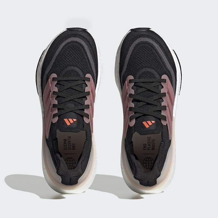 נעלי ריצה מקצועיות ULTRABOOST LIGHT נשים - שחור / ורוד