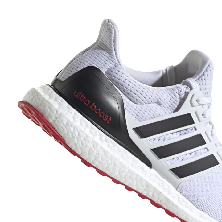 נעלי ריצה מקצועיות ULTRABOOST 1.0 גברים - לבן / שחור