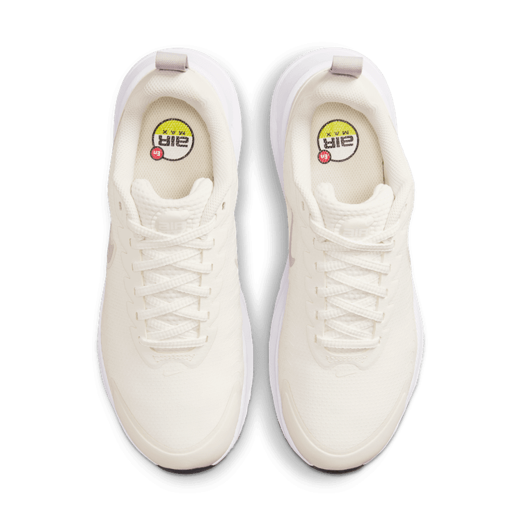 נעלי סניקרס AIR MAX NUAXIS נשים - שמנת