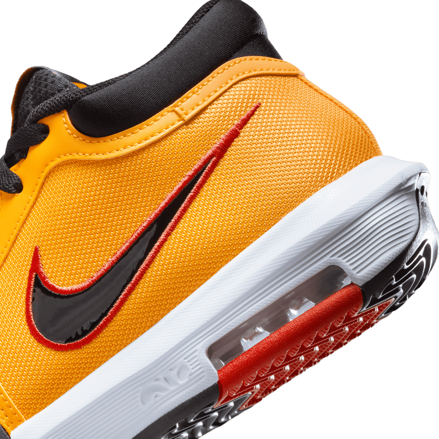 נעלי כדורסל LeBron Witness VIII גברים - כתום