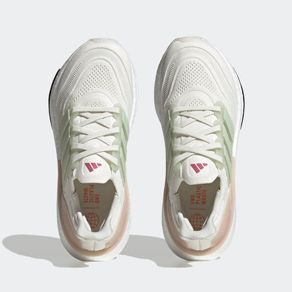 נעלי ריצה מקצועיות ULTRABOOST LIGHT נשים - לבן