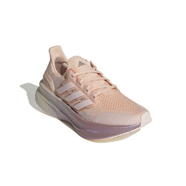 נעלי ריצה מקצועיות ULTRABOOST 5 נשים - אפרסק
