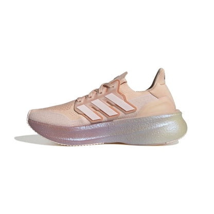 נעלי ריצה מקצועיות ULTRABOOST 5 נשים - אפרסק