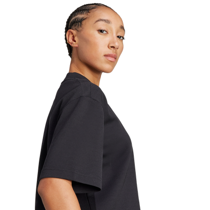 חולצות ספורט קצרה - נשים