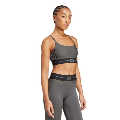 גוזיית ספורט - נשים