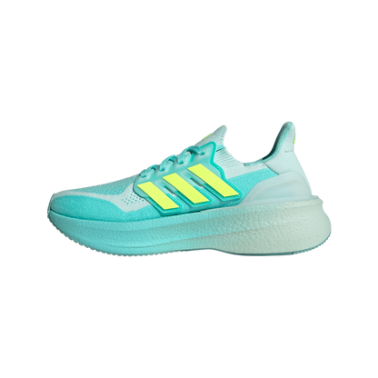 נעלי ריצה מקצועיות ULTRABOOST 5 נשים - תכלת / לבן