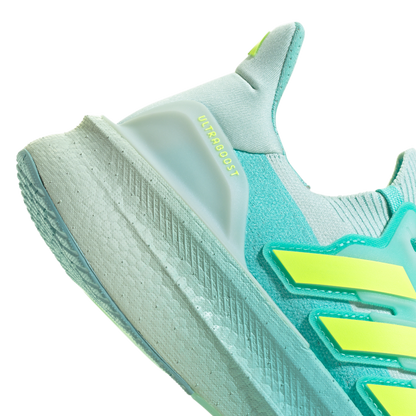 נעלי ריצה מקצועיות ULTRABOOST 5 נשים - תכלת / לבן