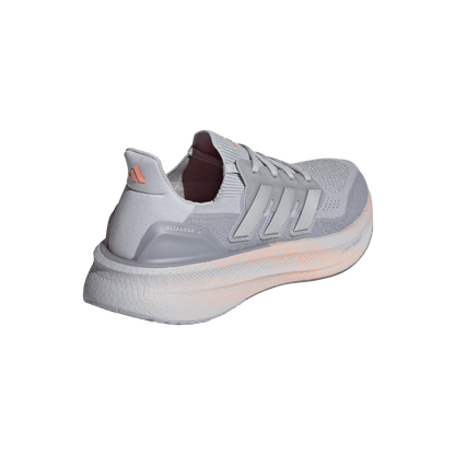 נעלי ריצה מקצועיות ULTRABOOST 5 - נשים