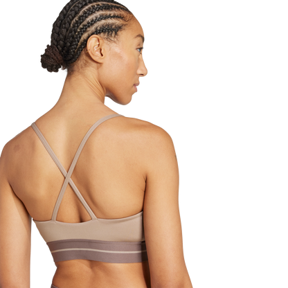 גוזיית ספורט - נשים