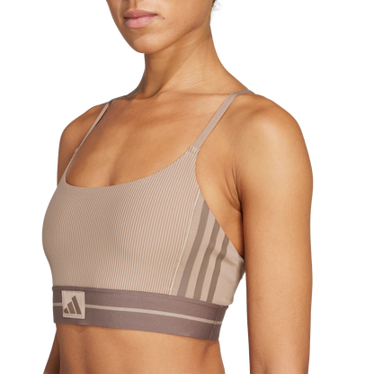 גוזיית ספורט - נשים