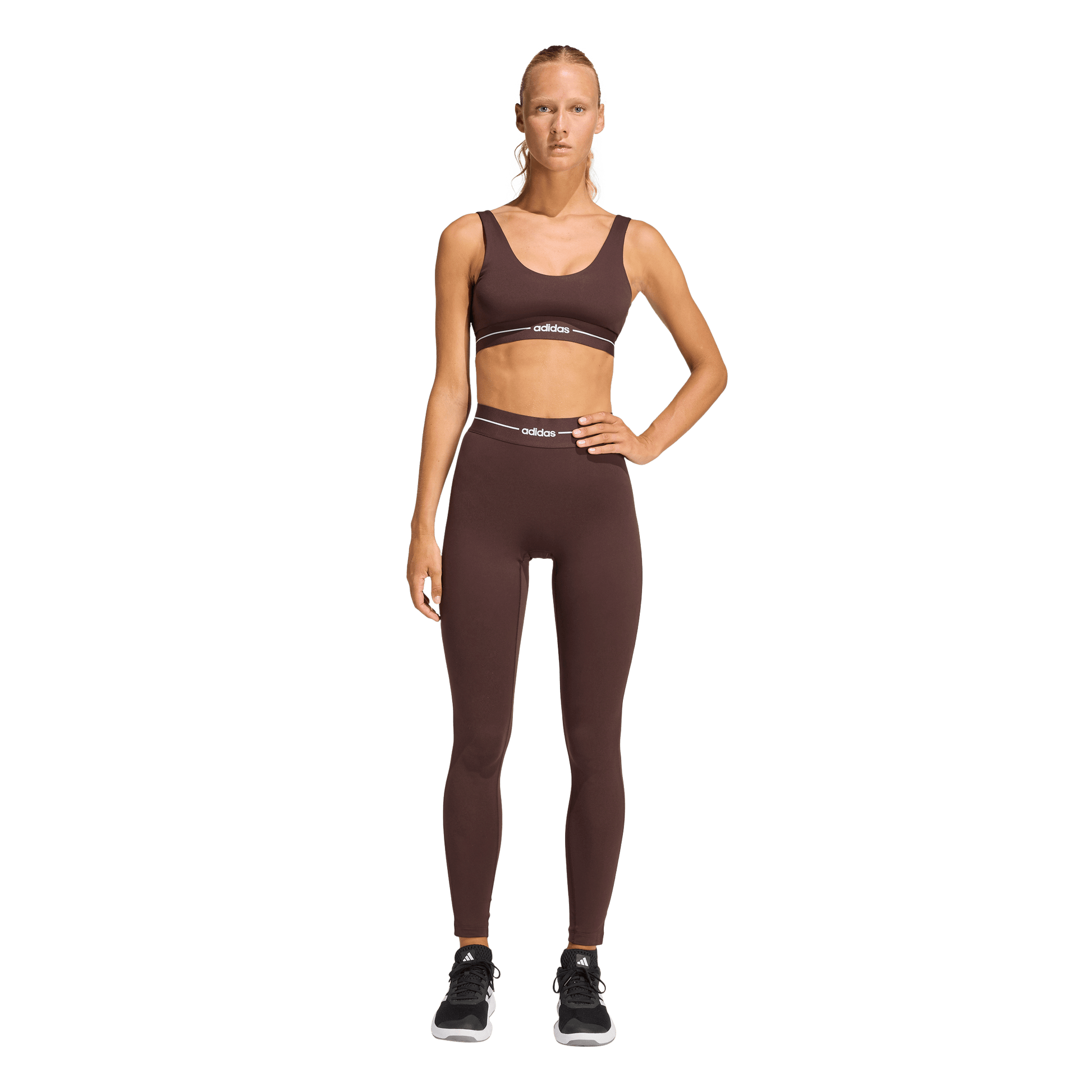 גוזיית ספורט - נשים