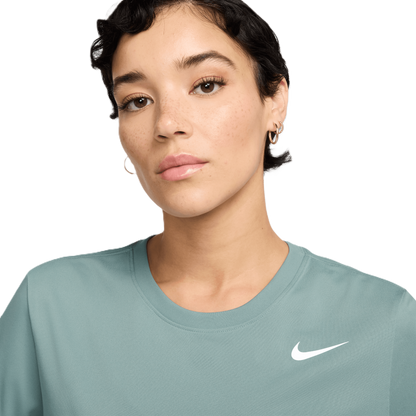 חולצת ספורט קצרה - נשים