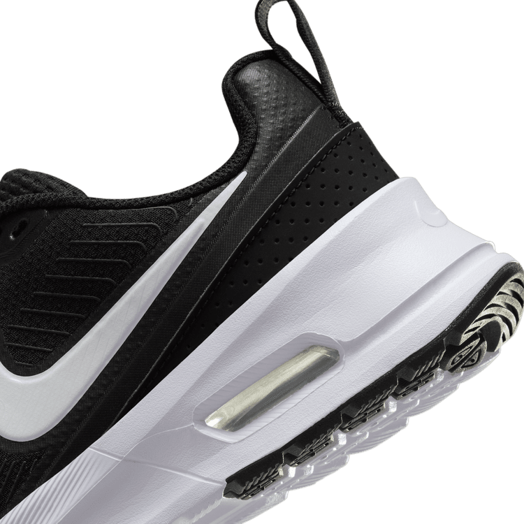 נעלי סניקרס AIR MAX NUAXIS נשים - שחור