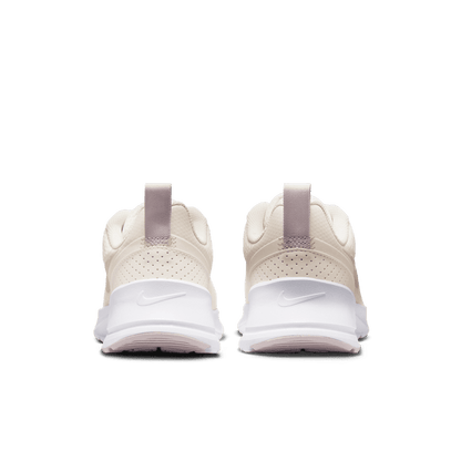 נעלי סניקרס AIR MAX NUAXIS נשים - שמנת