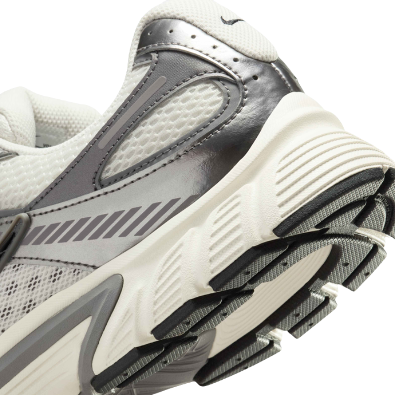 נעלי סניקרס V5 RNR - גברים