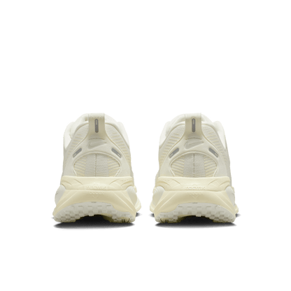 נעלי ריצה מקצועיות VOMERO 18 - נשים