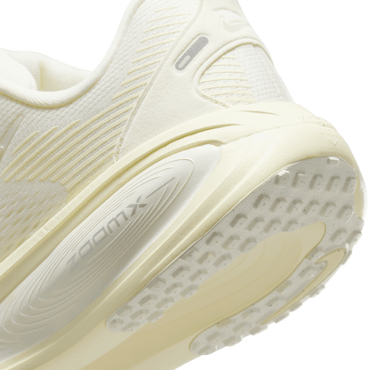 נעלי ריצה מקצועיות VOMERO 18 - נשים